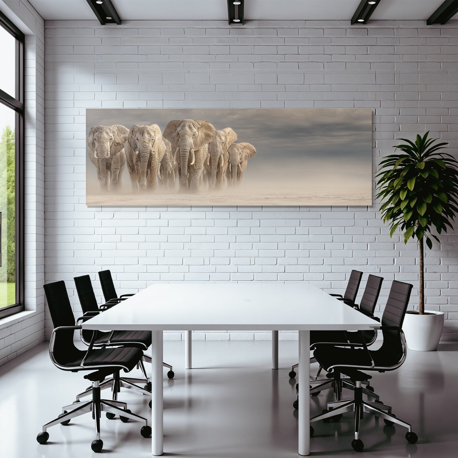 Gruppe Elephants In Trockener Landschaft Schauspiel Der Graü Himmel