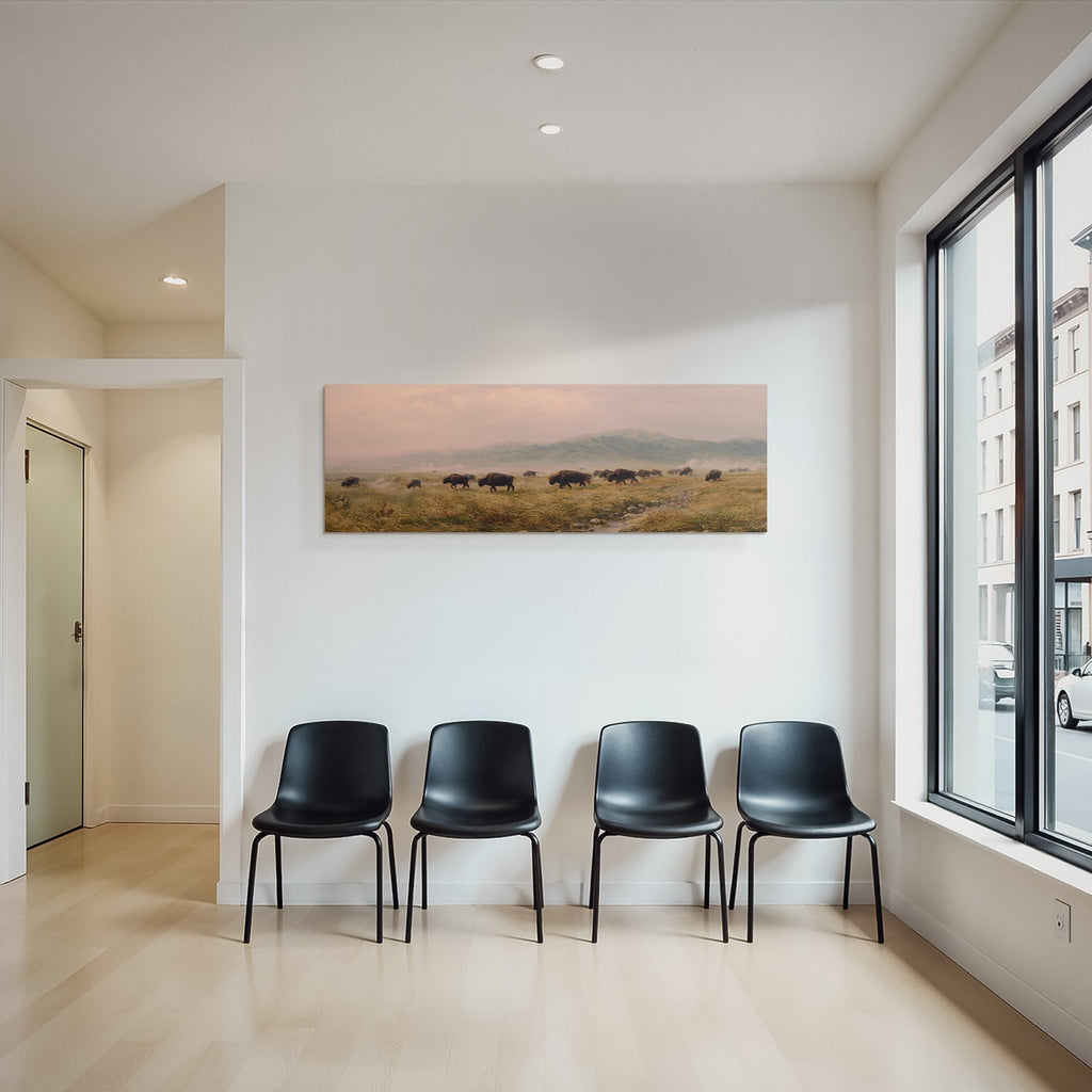 Herde Von Bison In Der Grünen Landschaft Mit Bergen Im Hintergrund