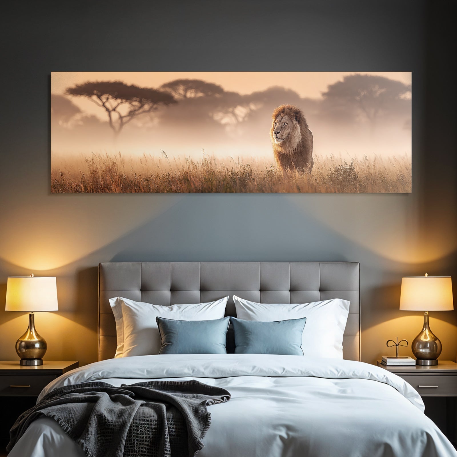 Lion Im Nebligen Grassland Mit Sonnenuntergang Hintergrund