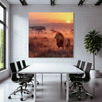 Majestätischer Löwe Stehend Im Grasigen Landscape Bei Sunset