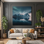Polarlicht Dramatische Landlandschaft Mit Bergen Und Aurora Borealis | Fjorde und Gletscher | Landschaften