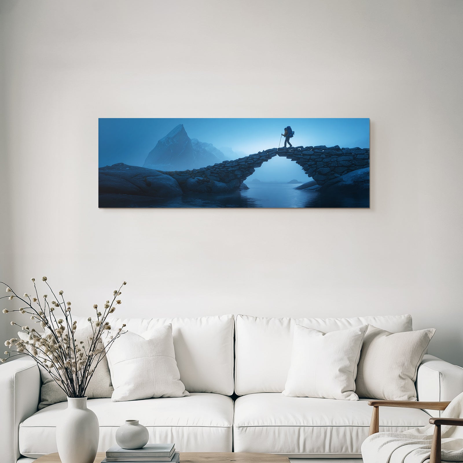 Polarlicht Mistige Landlandschaft Mit Steinbogenbrücke Und Wässer Hiker Im Nebel | Fjorde und Gletscher | Landschaften