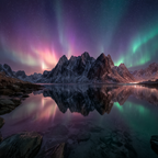 Polarlicht Schöne Naturlandschaft See Umgeben Von Schneebedeckten Bergen Aurora Nacht | Fjorde und Gletscher | Landschaften