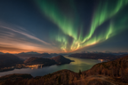 Polarlicht Nordlichter Über Berge Und Fjord Wunderschöne Naturerscheinung | Fjorde und Gletscher | Landschaften