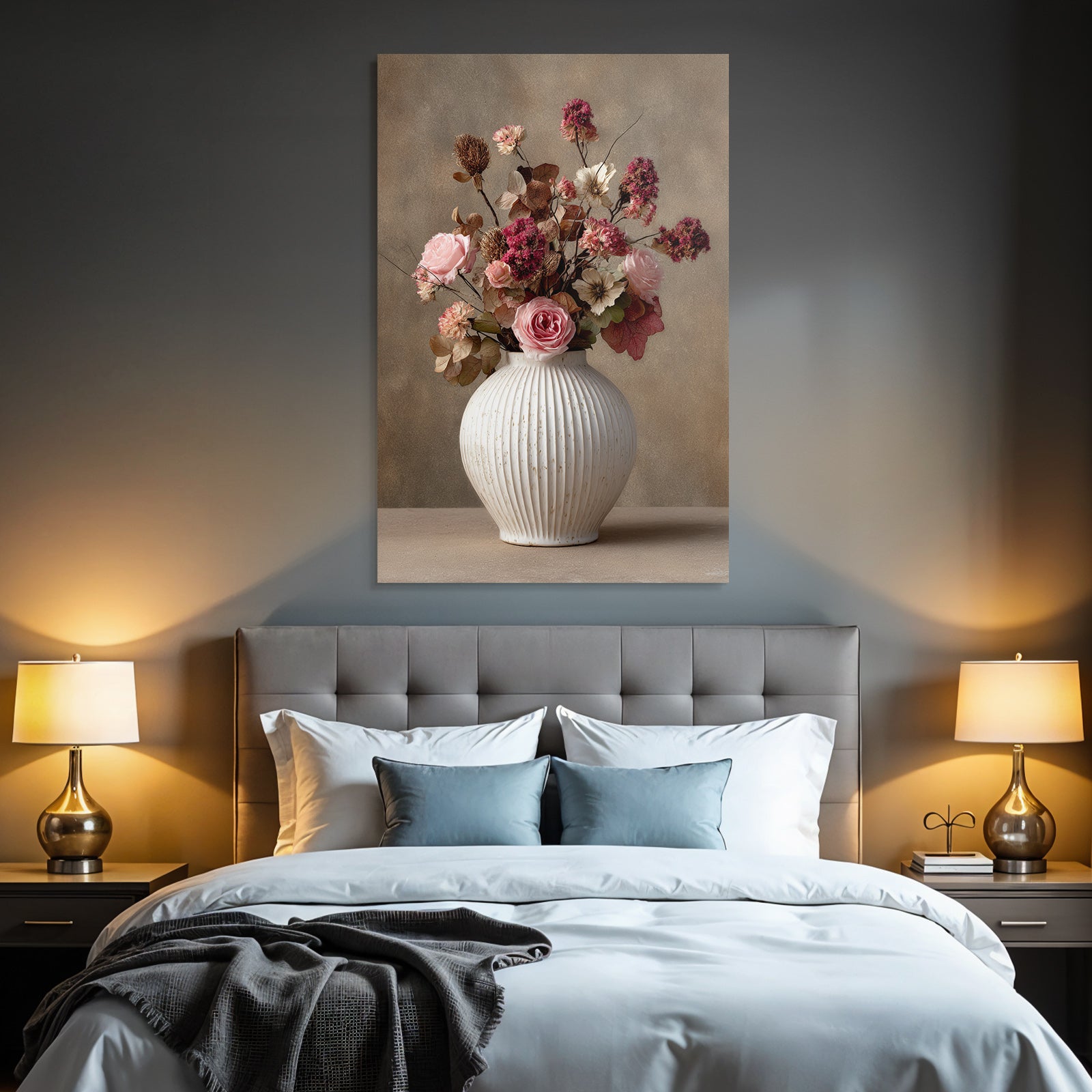 Trocken Retro Flowers Schöne Anordnung In Einem Dekorativen Vase Mit Rosen Und Dried Foliage