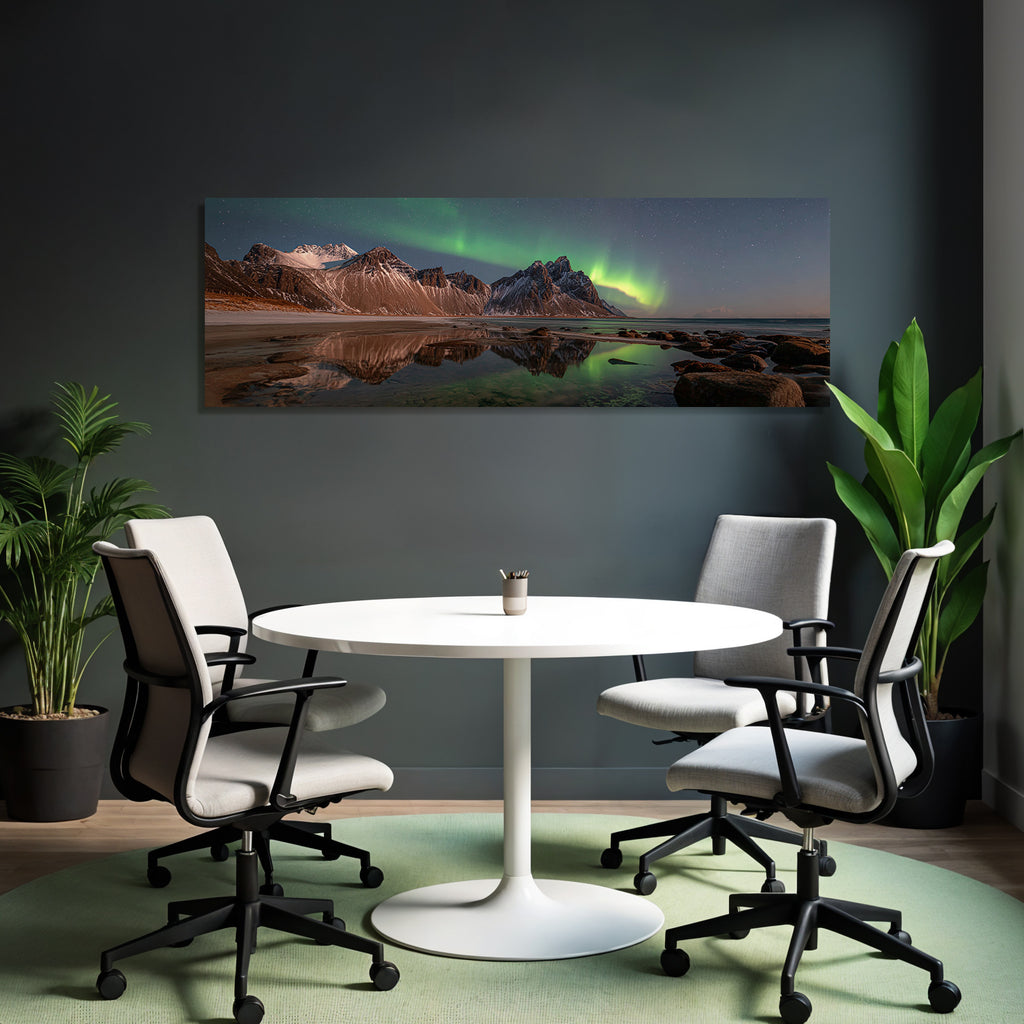 Polarlicht Schneebedeckte Berge Unter Aurora Borealis Nachtlandschaft Reflexionen | Fjorde und Gletscher | Landschaften