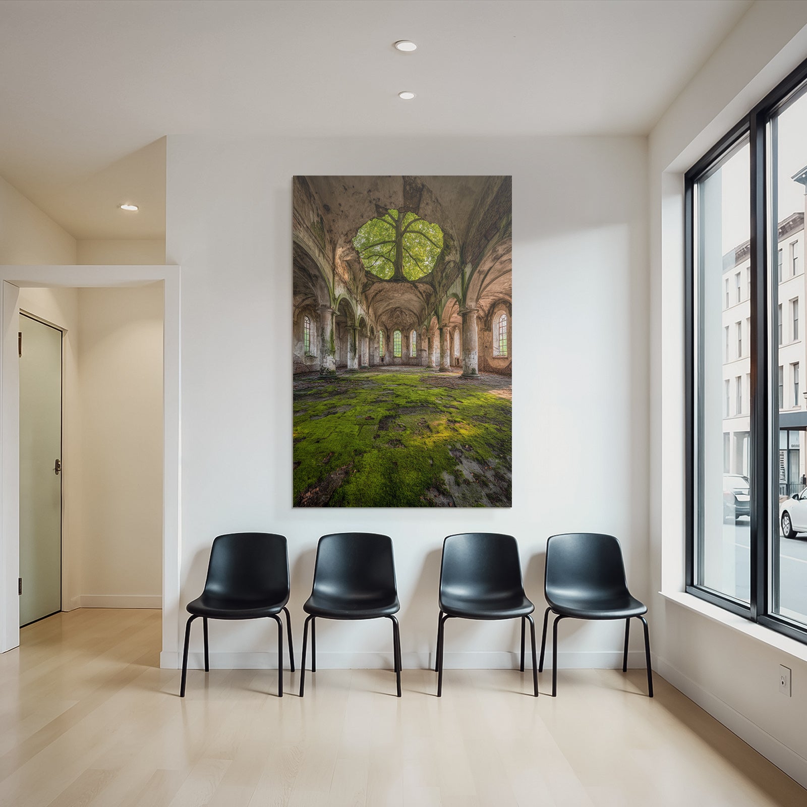 Verlassene Kirche Mit Baum Im Innenraum Und Moos Auf Dem Boden | Lost Places | Architektur