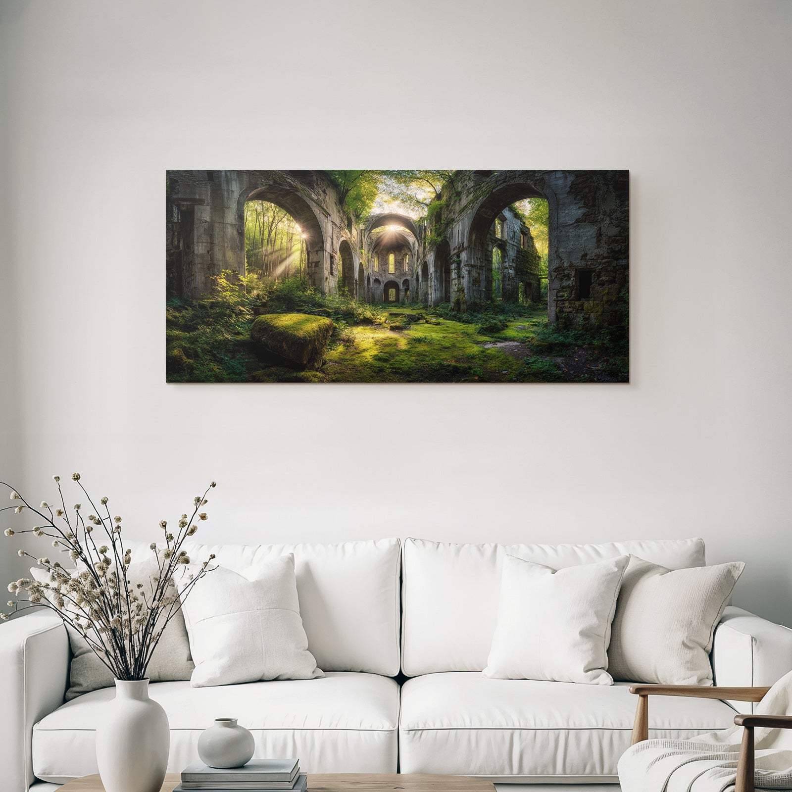 Überwachsene Ruine Umgeben Von Grünem Lichtdurchflutete Atmosphäre | Lost Places | Architektur