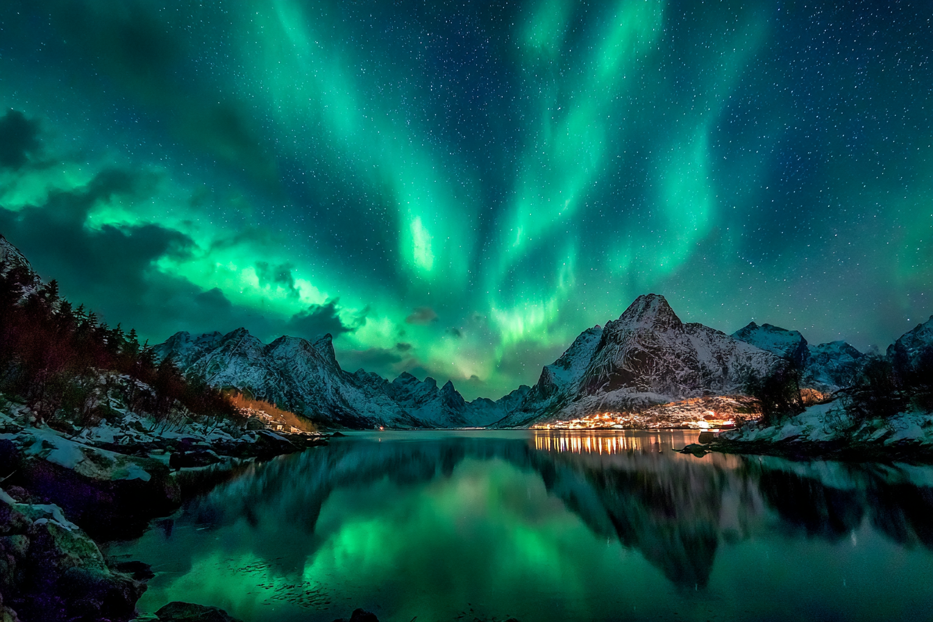 Polarlicht Nordlichter Bergreise Und Sternenhimmel Reflexion Auf Wasser | Fjorde und Gletscher | Landschaften