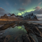 Polarlicht Schneebedeckte Berge Felsenstrand Und Nordlichter | Fjorde und Gletscher | Landschaften