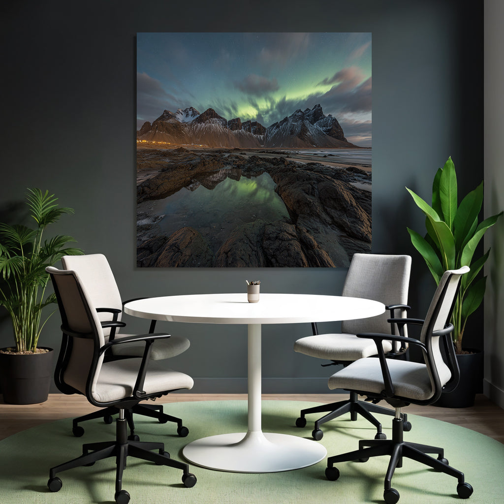 Polarlicht Schneebedeckte Berge Felsenstrand Und Nordlichter | Fjorde und Gletscher | Landschaften
