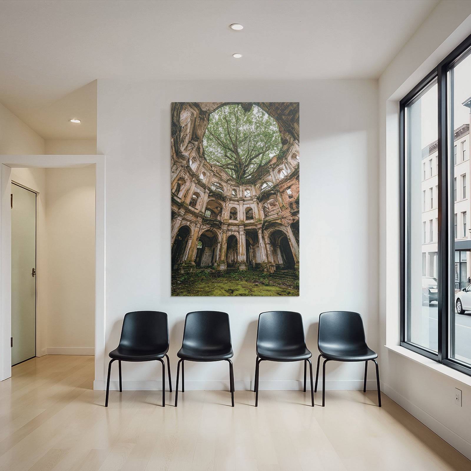 Verlassene Gebaeude Und Baum Wachsend Durch Mitte Ornamentale Elemente | Lost Places | Architektur