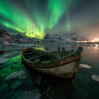 Polarlicht Winterlandschaft Boote Auroraborealis Schneebärgebirge | Fjorde und Gletscher | Landschaften