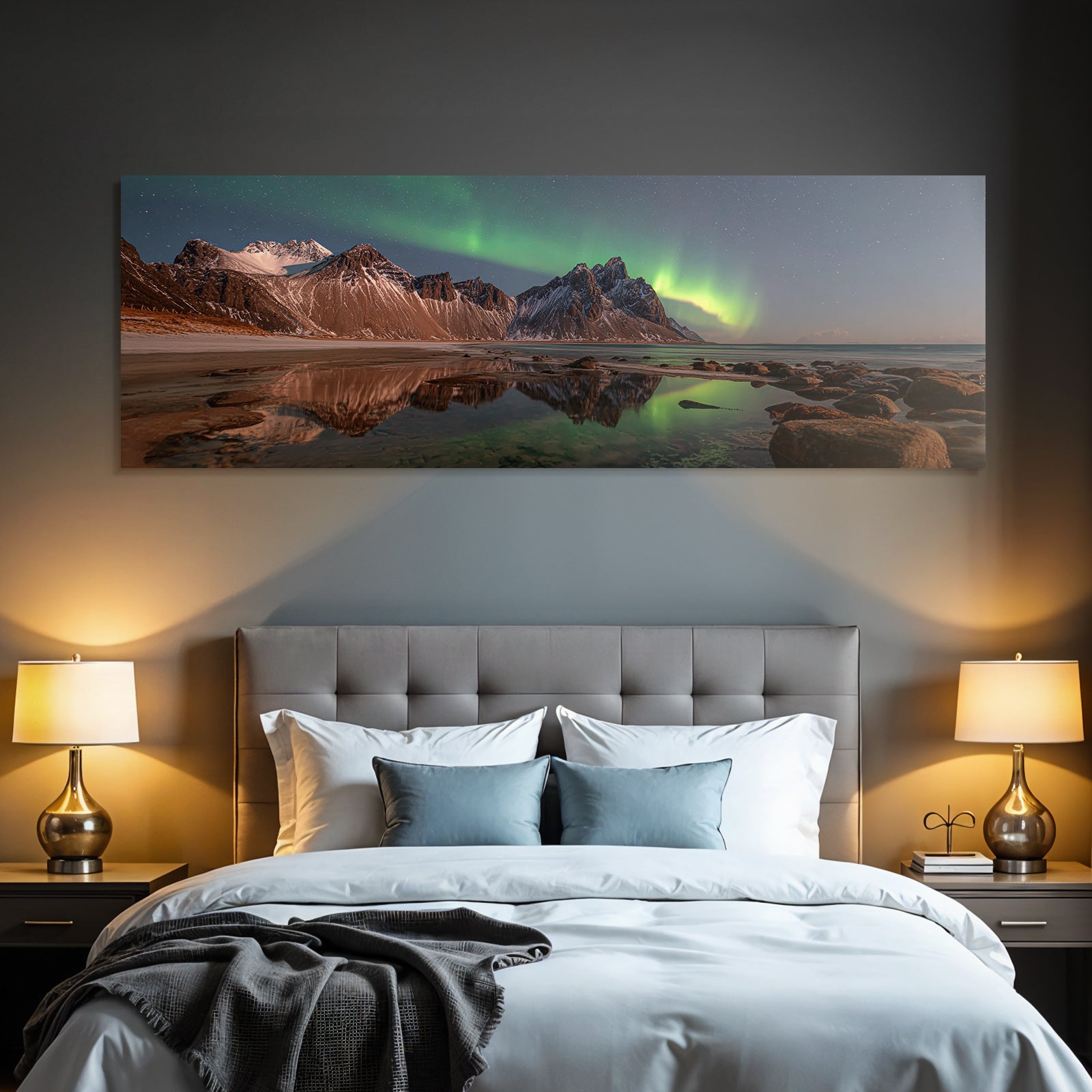 Polarlicht Schneebedeckte Berge Unter Aurora Borealis Nachtlandschaft Reflexionen | Fjorde und Gletscher | Landschaften