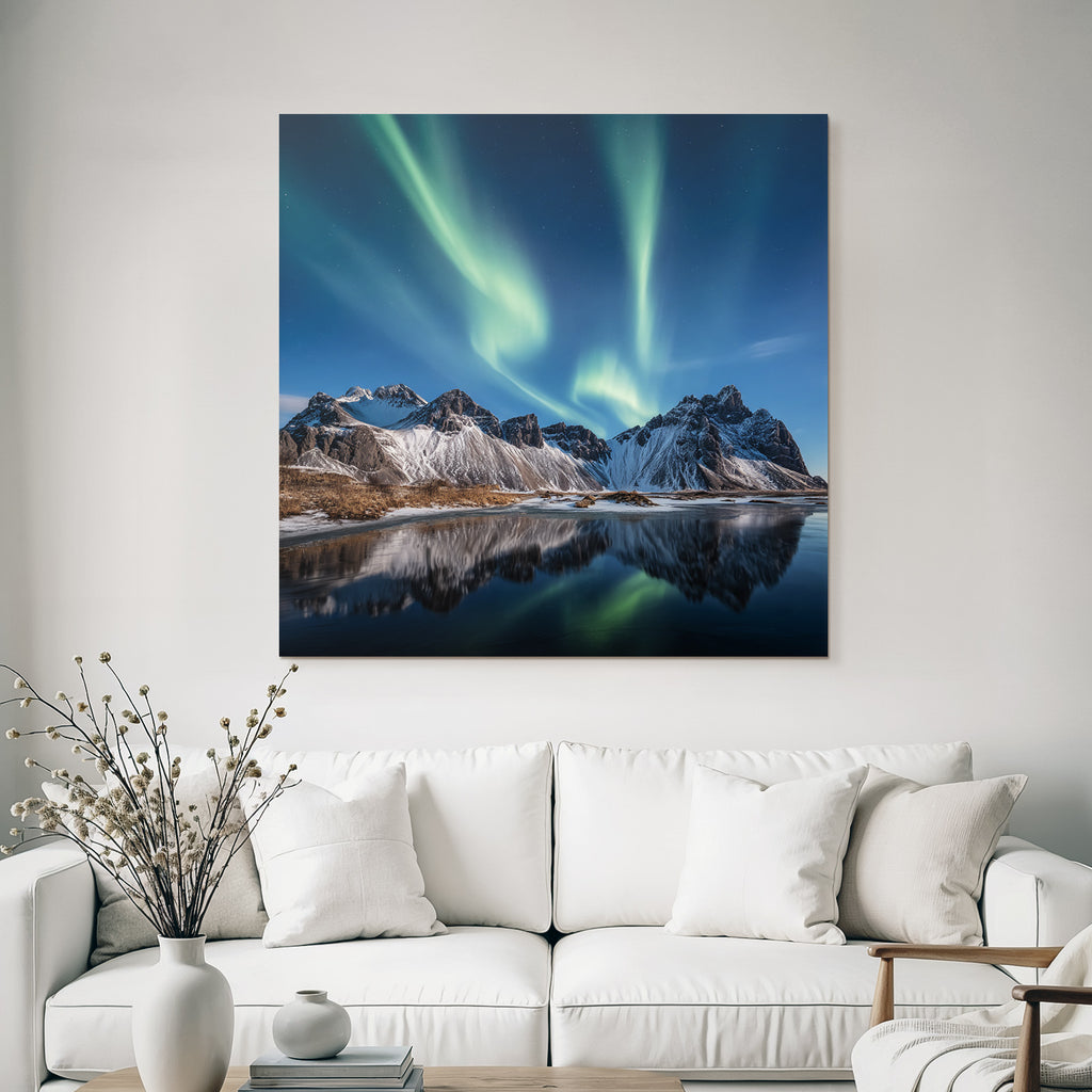 Polarlicht Schneebedeckte Berge Und Nordlichter Auf Dem Wasser | Fjorde und Gletscher | Landschaften