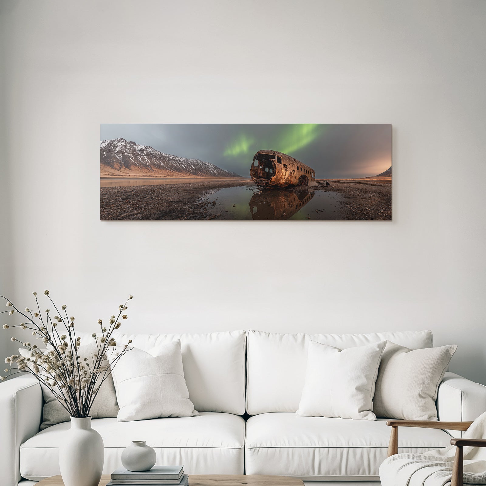 Polarlicht Verfallene Fahrzeuge Und Aurora Borealis Mountains See | Fjorde und Gletscher | Landschaften