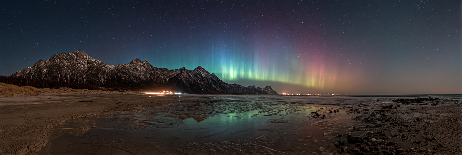 Polarlicht Panoramablick Berge Strand Nacht Himmelsaura Borealis | Fjorde und Gletscher | Landschaften