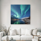 Polarlicht Aurora Borealis Nachtlandschaft Mit Reflexionen In Klarem Wasser | Fjorde und Gletscher | Landschaften