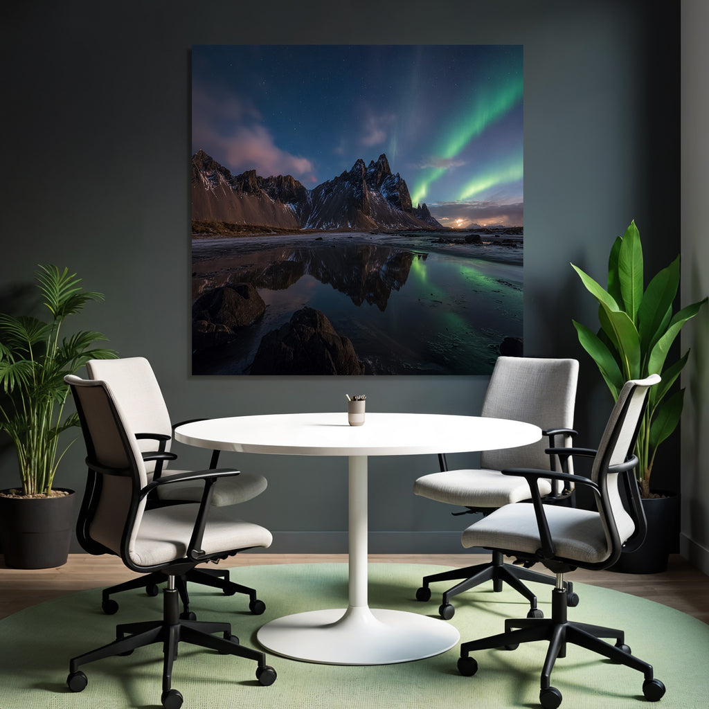 Polarlicht Atemberaubende Naturlandschaft Mit Bergen Und Nordlichtern Reflektion Im Wasser | Fjorde und Gletscher | Landschaften