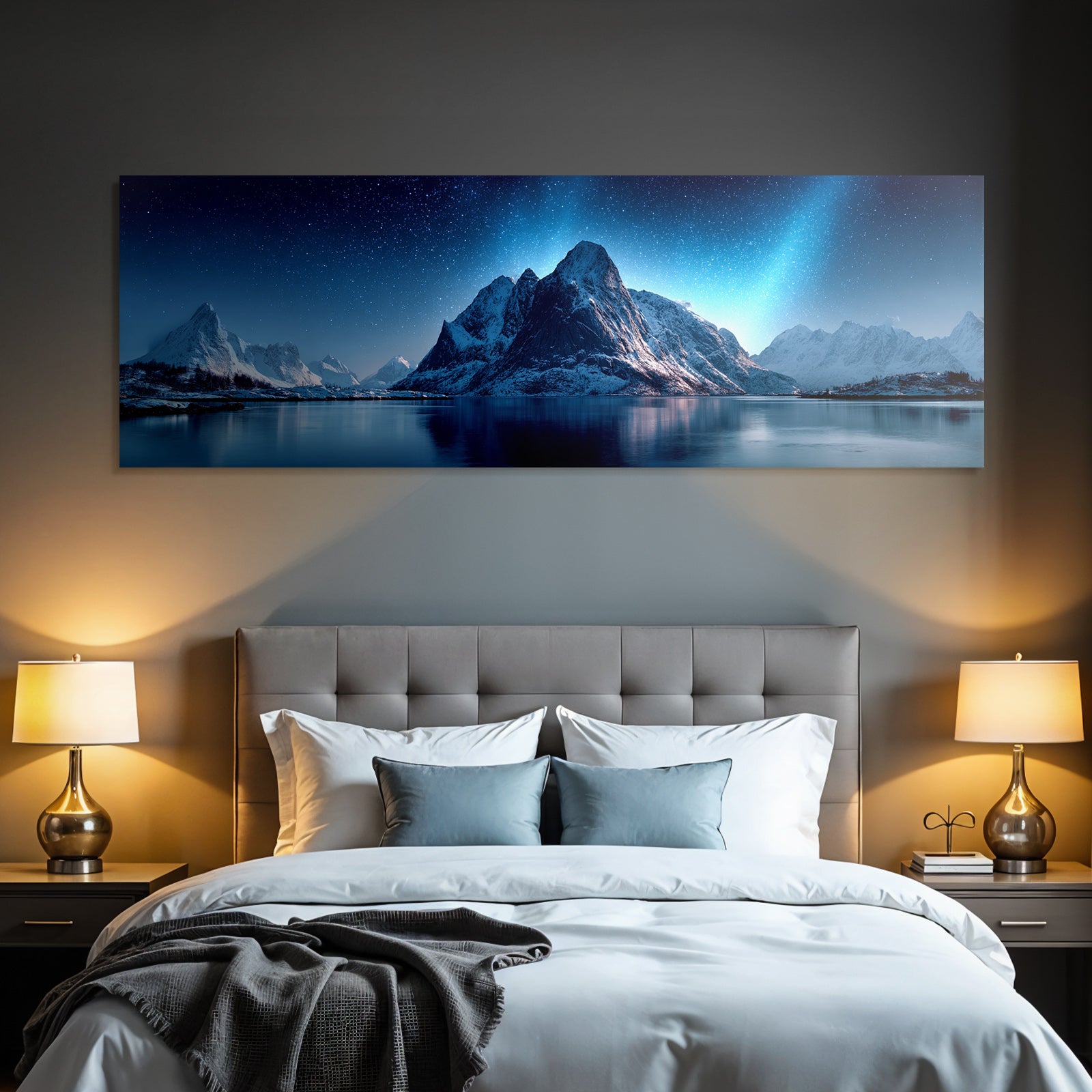 Polarlicht Beruhigende Berglanschaft Unter Sternenhimmel Mit Reflektierender Wasseroberfläche | Fjorde und Gletscher | Landschaften