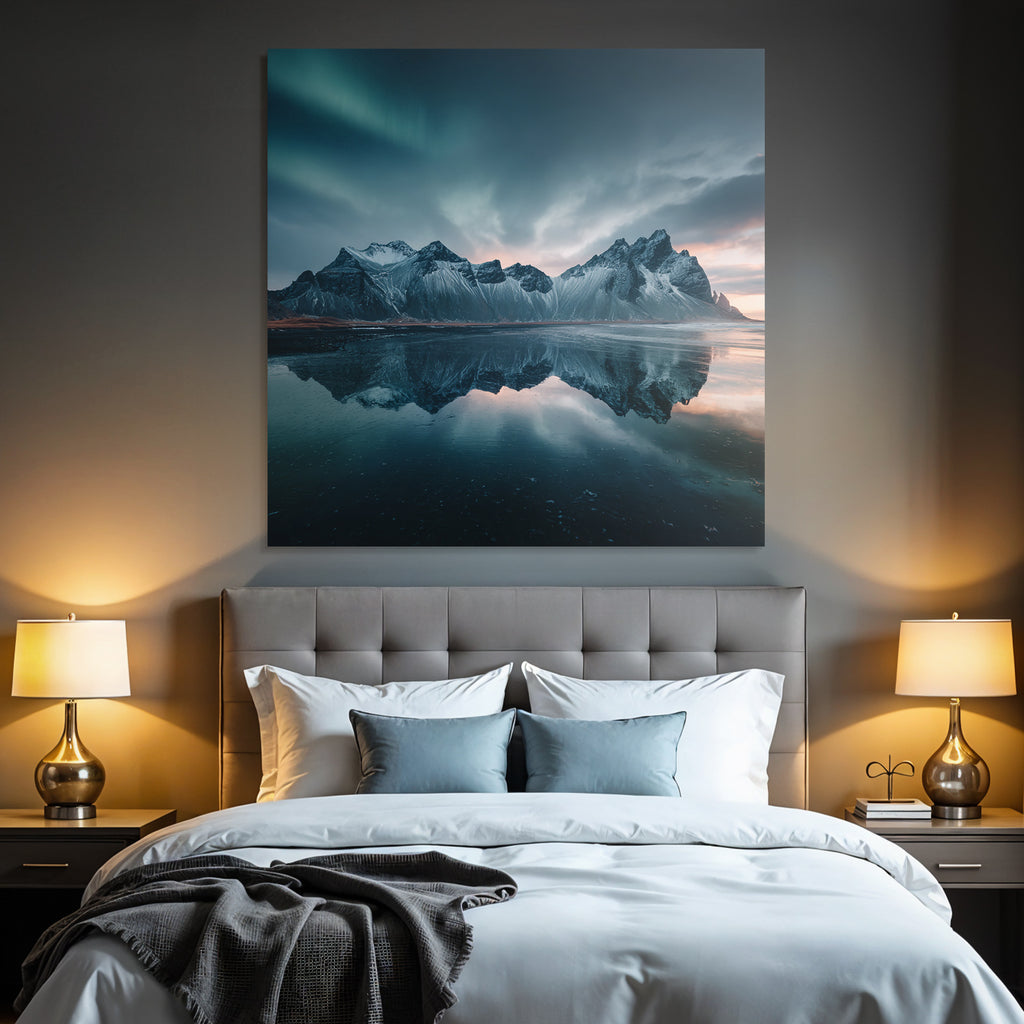 Polarlicht Dramatische Landlandschaft Mit Bergen Und Aurora Borealis | Fjorde und Gletscher | Landschaften