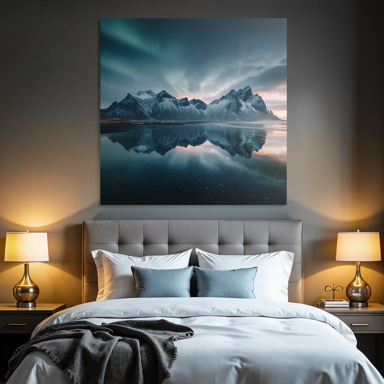 Polarlicht Dramatische Landlandschaft Mit Bergen Und Aurora Borealis | Fjorde und Gletscher | Landschaften
