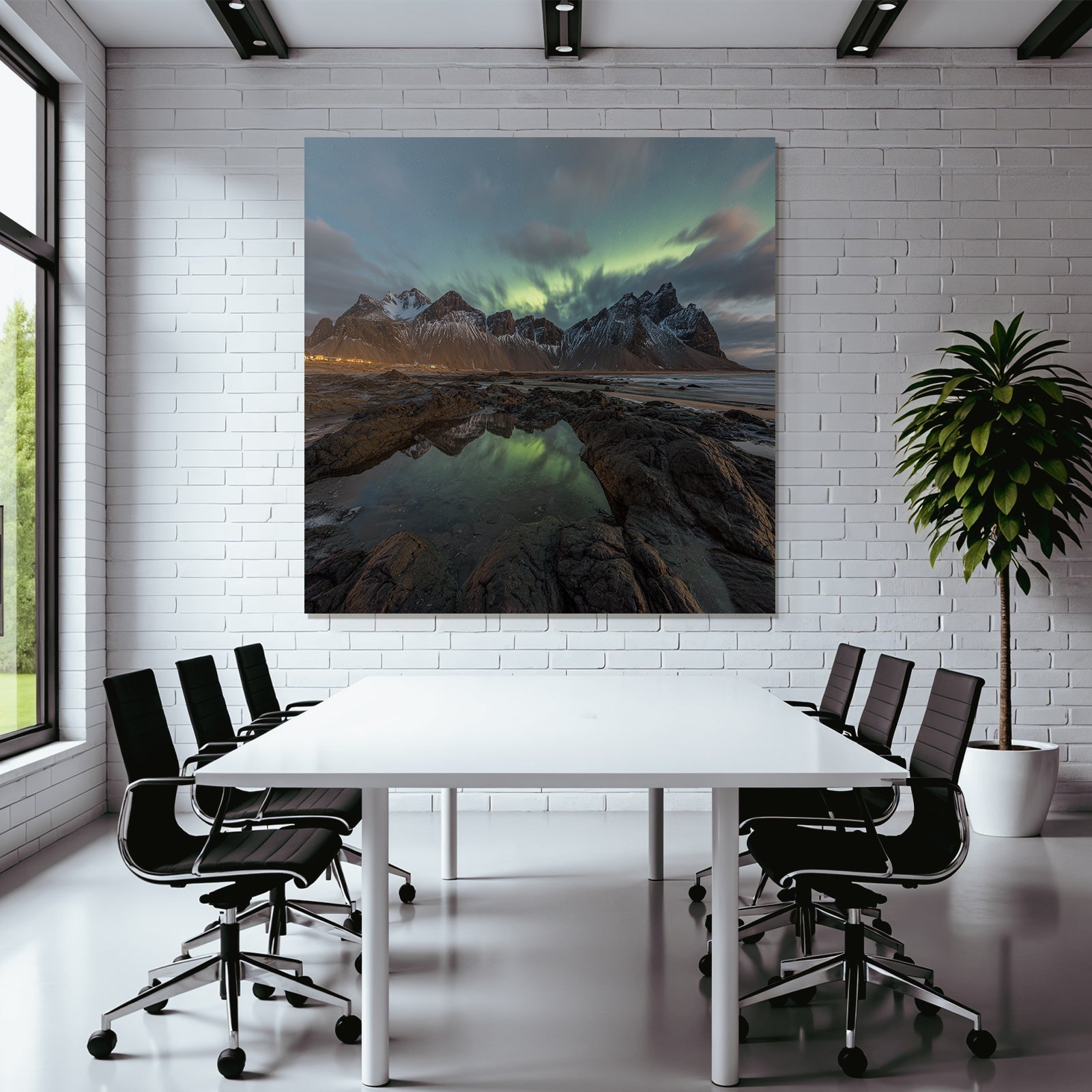 Polarlicht Schneebedeckte Berge Felsenstrand Und Nordlichter | Fjorde und Gletscher | Landschaften
