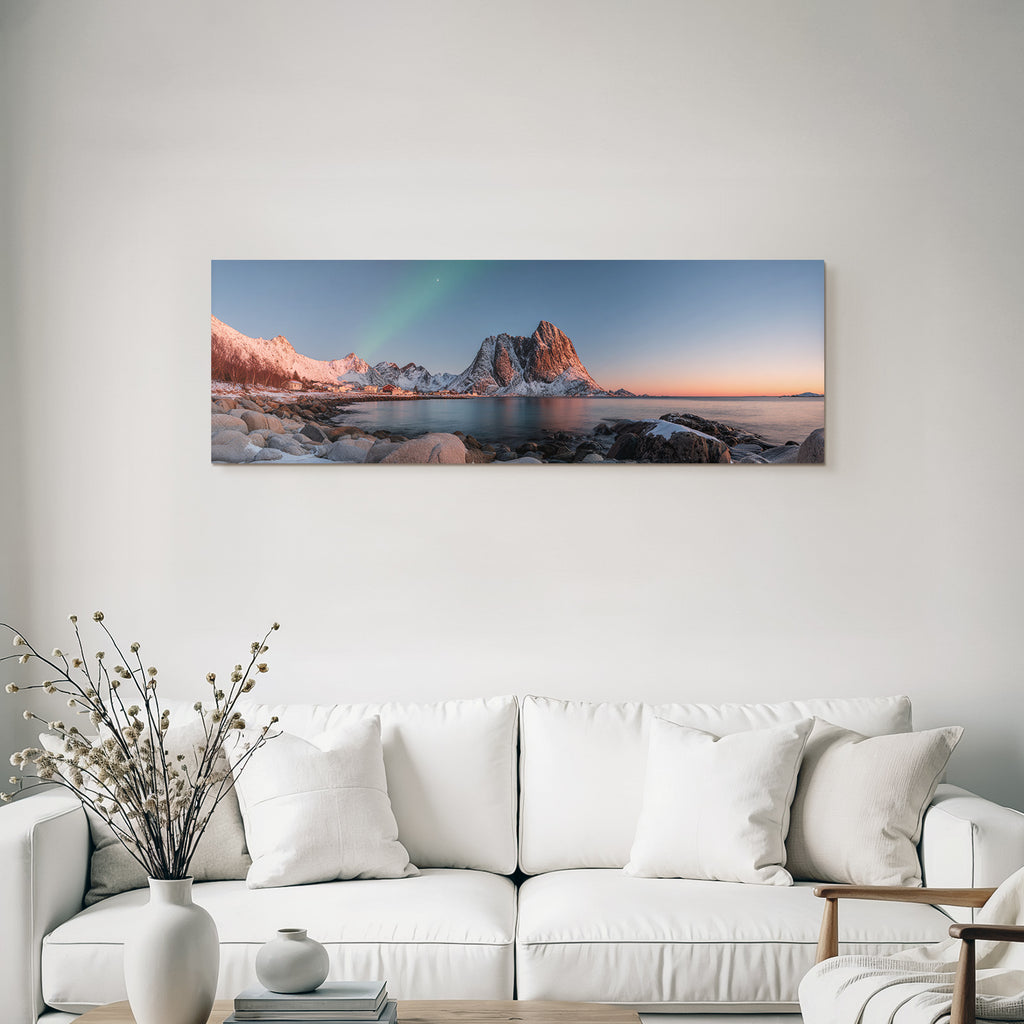 Polarlicht Snowbedeckter Blick Mit Bergen Und Aurora Borealis | Fjorde und Gletscher | Landschaften