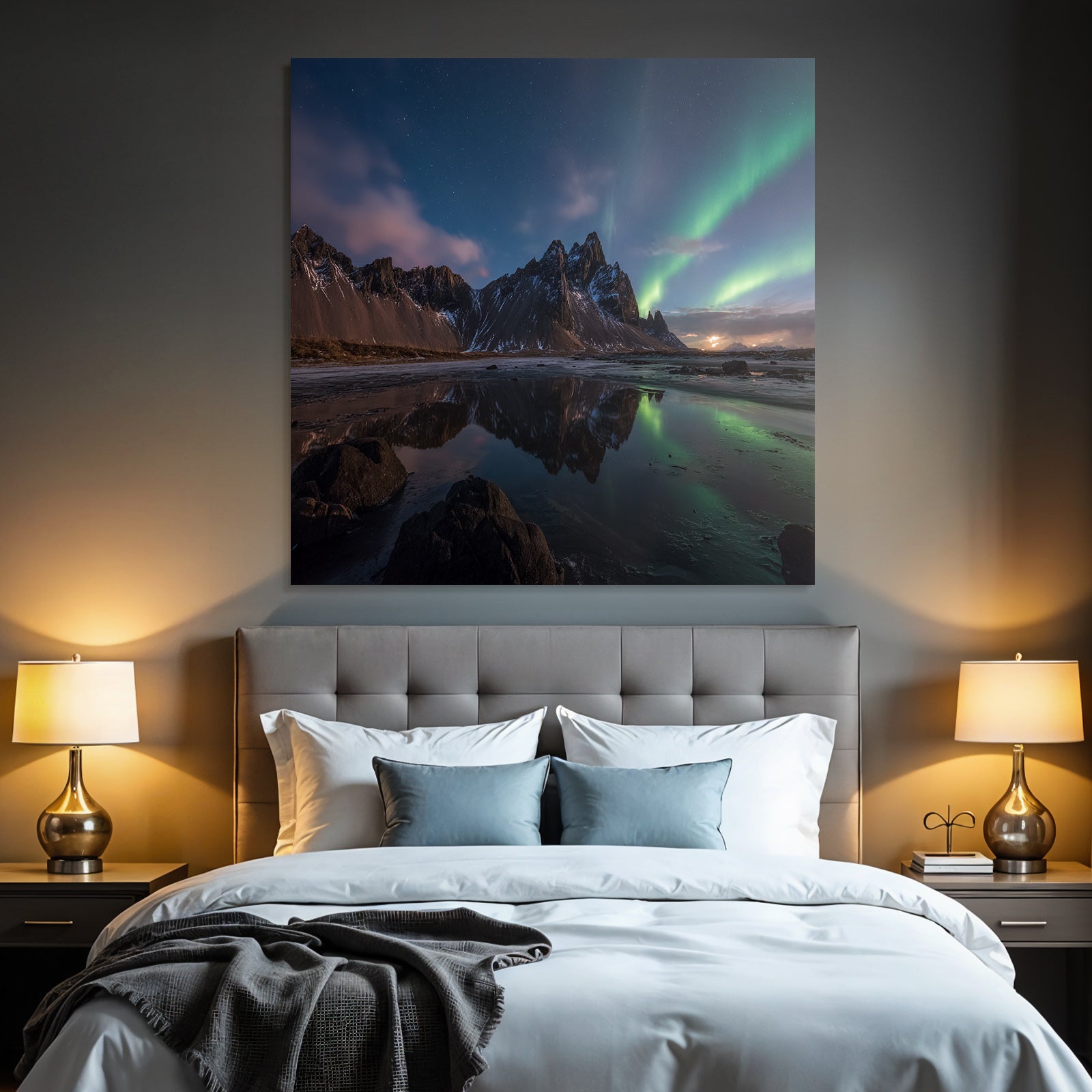 Polarlicht Atemberaubende Naturlandschaft Mit Bergen Und Nordlichtern Reflektion Im Wasser | Fjorde und Gletscher | Landschaften