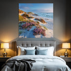 Ruhiger Strand Mit Blumen Und Meereswellen Dawn Dusk | Duenen und Heide | Landschaften