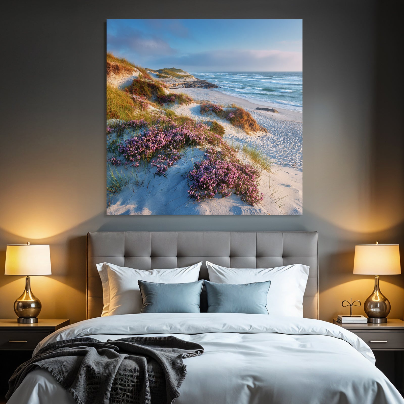 Ruhiger Strand Mit Blumen Und Meereswellen Dawn Dusk | Duenen und Heide | Landschaften