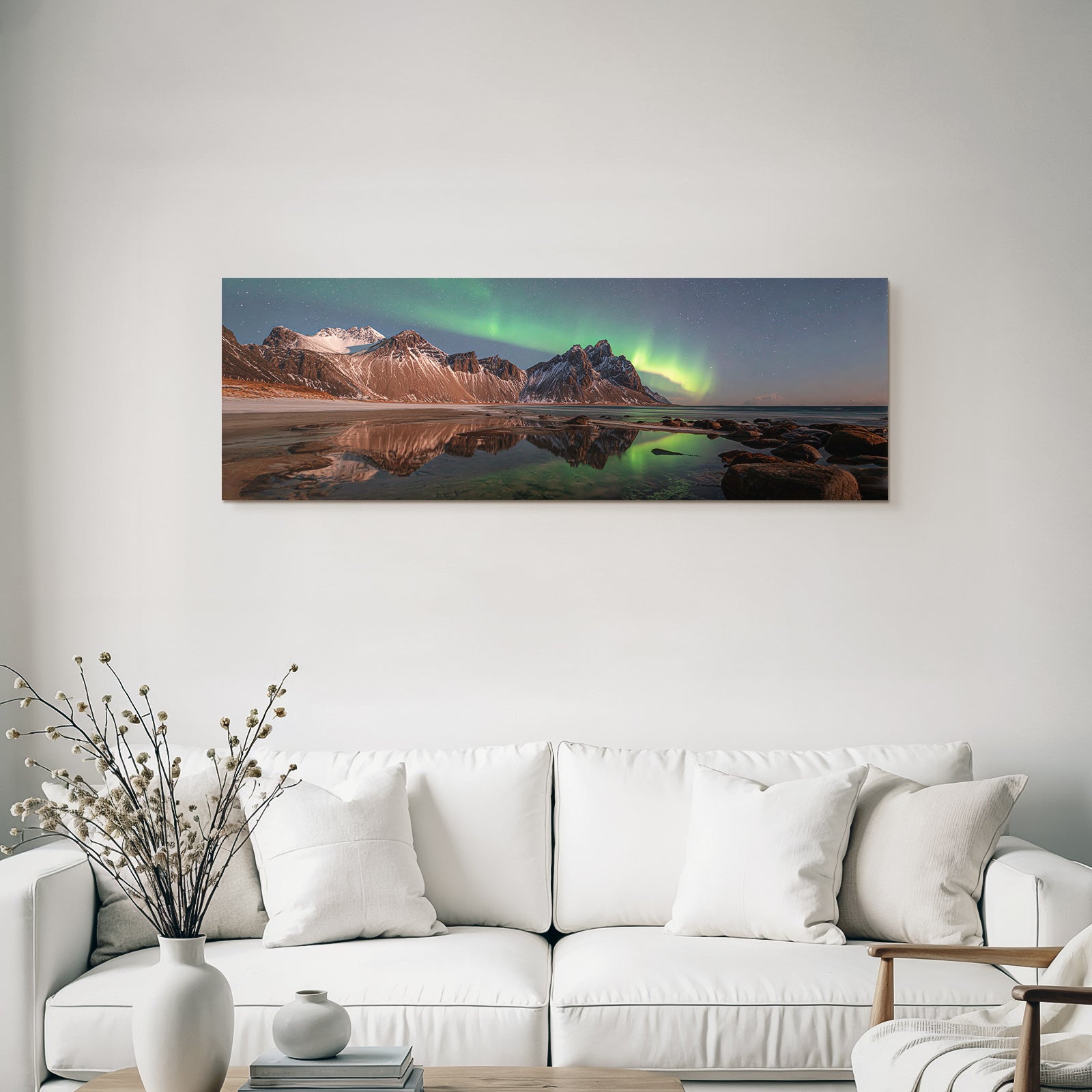Polarlicht Schneebedeckte Berge Unter Aurora Borealis Nachtlandschaft Reflexionen | Fjorde und Gletscher | Landschaften
