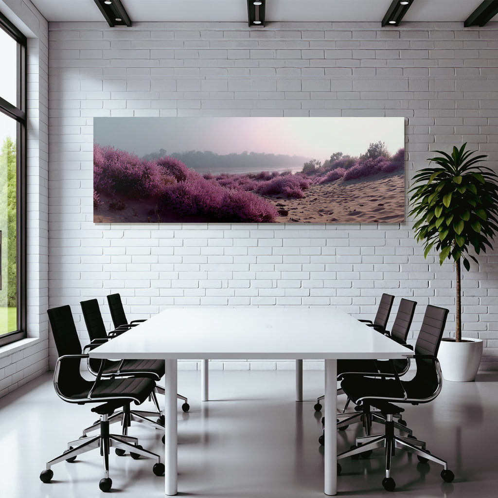 Tranquile Landschaft Mit Lila Blumen Nebeliger Hintergrund | Duenen und Heide | Landschaften