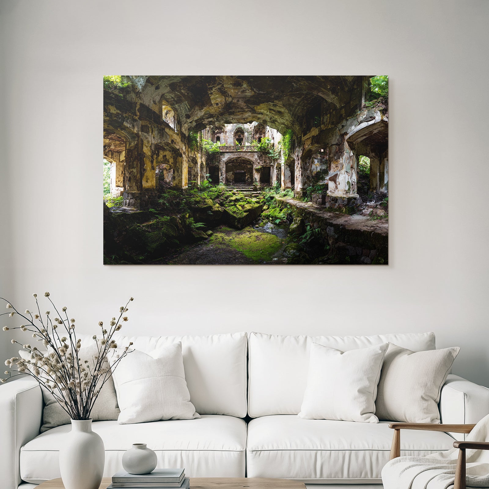 Verfallenes Gebaeude Von Natur Eingehüllt | Lost Places | Architektur