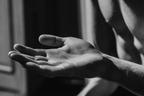 Hand In Entspannter Position Sw Fotografie | Haende und Gestik | Menschen und Emotionen