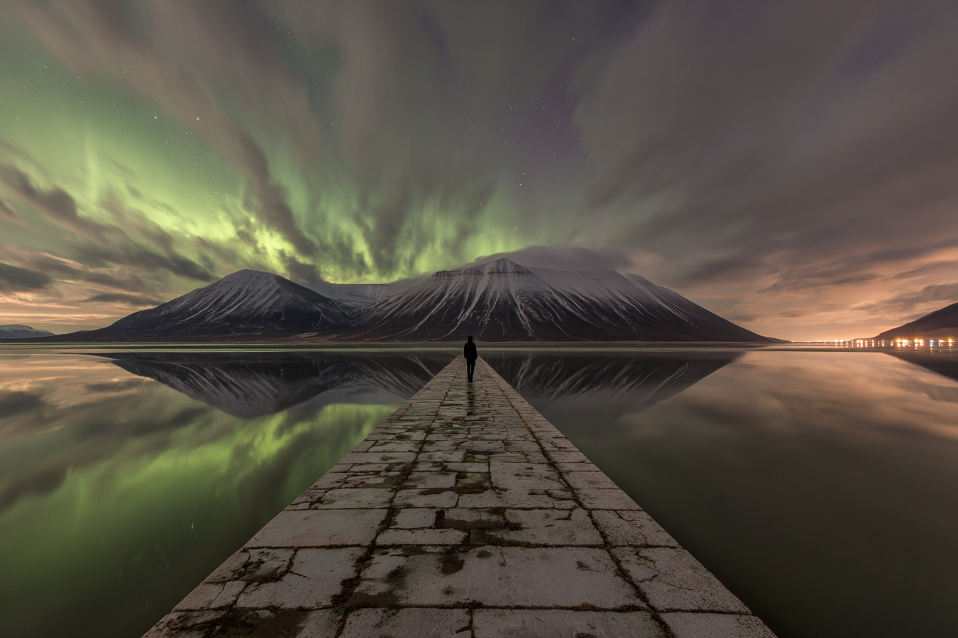 Polarlicht Naturlandschaft Mit Aurora Borealis Und Bergspiegelung | Fjorde und Gletscher | Landschaften